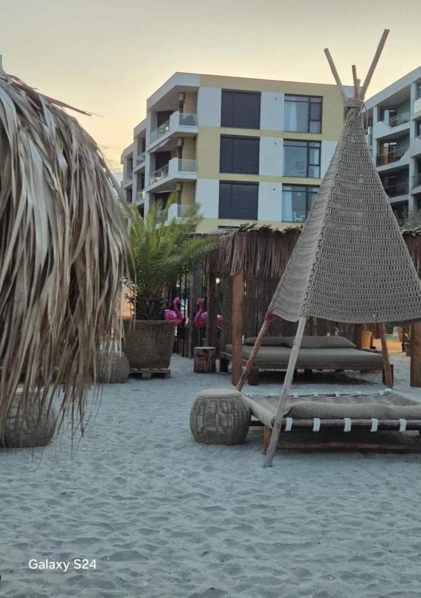 Constantinos Apartment Mamaia Nord Navodari Exterior photo